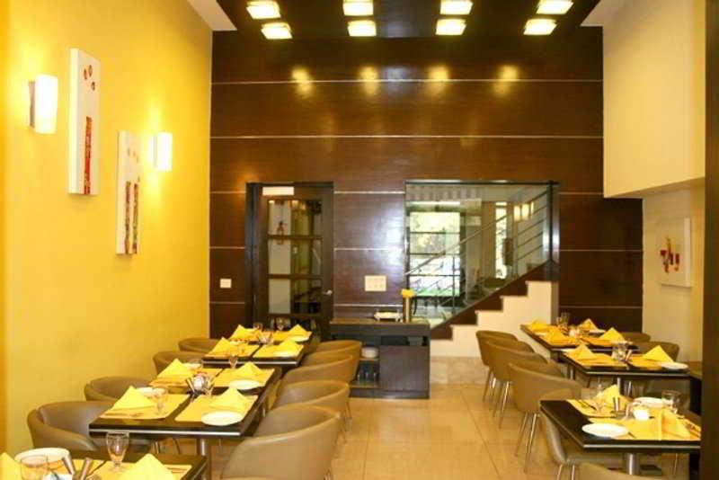 House By Howard Nova Deli Restaurante foto